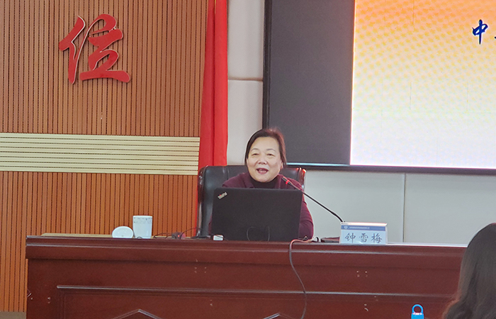 钟雪梅老师xiao.jpg