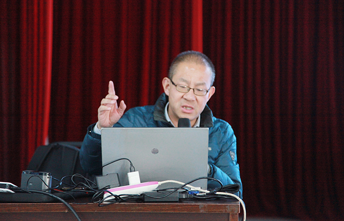 老师授课小.jpg