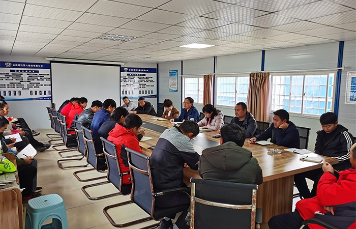 乔虎军慰问玉溪高铁新城项目2小图.jpg